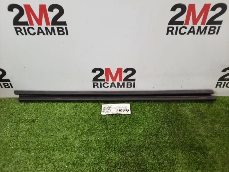 Guarnizione Raschiavetro Porta INT ANT SX 803314772R Renault Captur I 2017