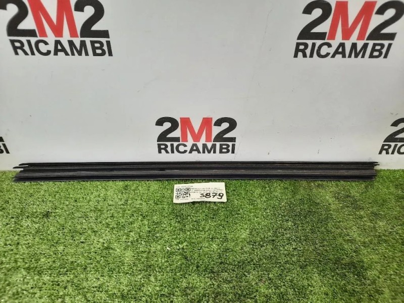 Guarnizione Raschiavetro Porta INT ANT SX 803314772R Renault Captur I 2017