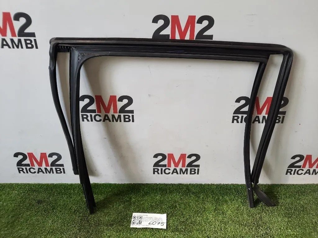 Guida Scorrimento Cristallo Porta POST DX 2GA839432H5AP CRISTALLO PORTA POSTDX Volkswagen T-roc 2017