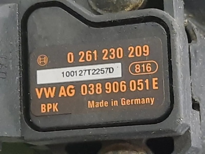 Intercooler 8K0145673AD Audi A5 8T3 2008