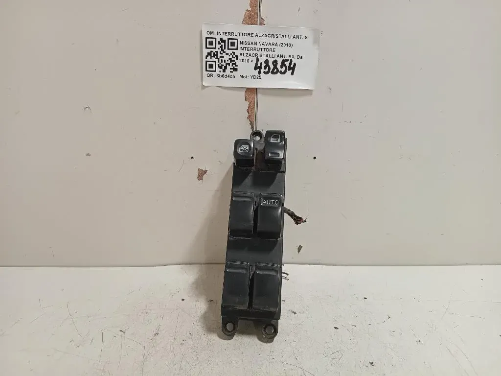 Interruttore Alzacristalli ANT SX INTERRUTTORE ALZACRISTALLI ANT SX Nissan Navara 2010