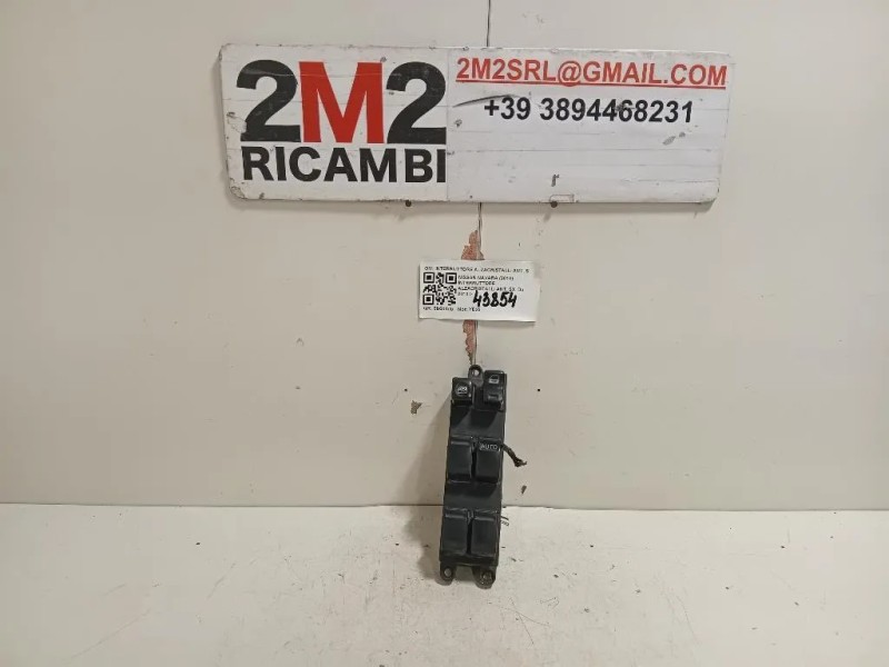 Interruttore Alzacristalli ANT SX INTERRUTTORE ALZACRISTALLI ANT SX Nissan Navara 2010