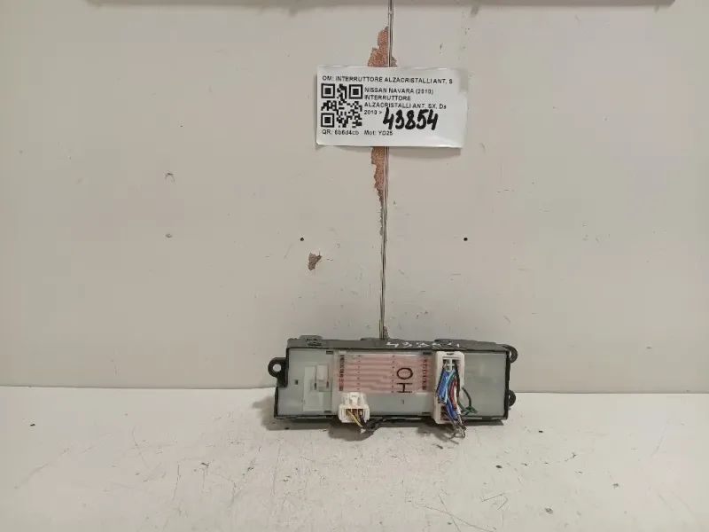 Interruttore Alzacristalli ANT SX INTERRUTTORE ALZACRISTALLI ANT SX Nissan Navara 2010