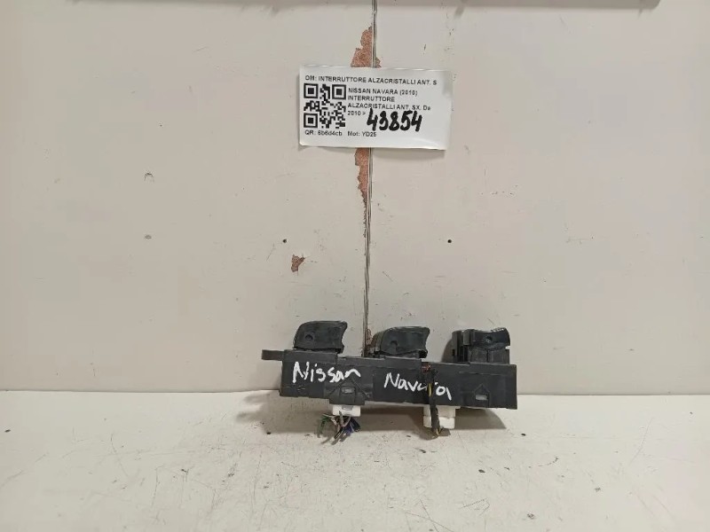 Interruttore Alzacristalli ANT SX INTERRUTTORE ALZACRISTALLI ANT SX Nissan Navara 2010