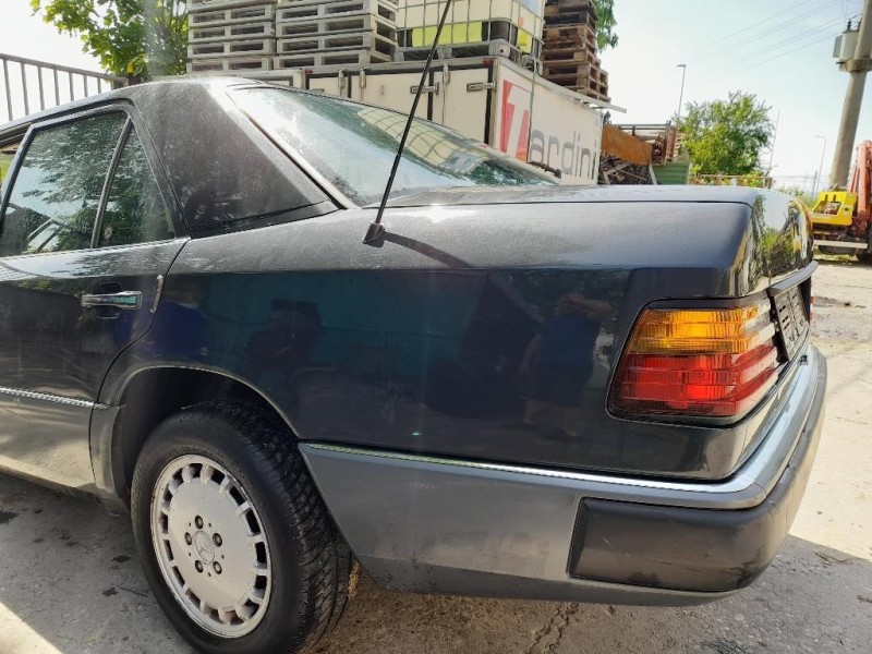 Parafango POST SX A1246304321 Mercedes Classe E W124 1985