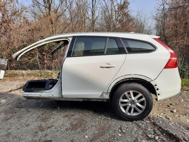 Parafango POST SX PARAFANGO SINISTRO POST Volvo V60 I 2013