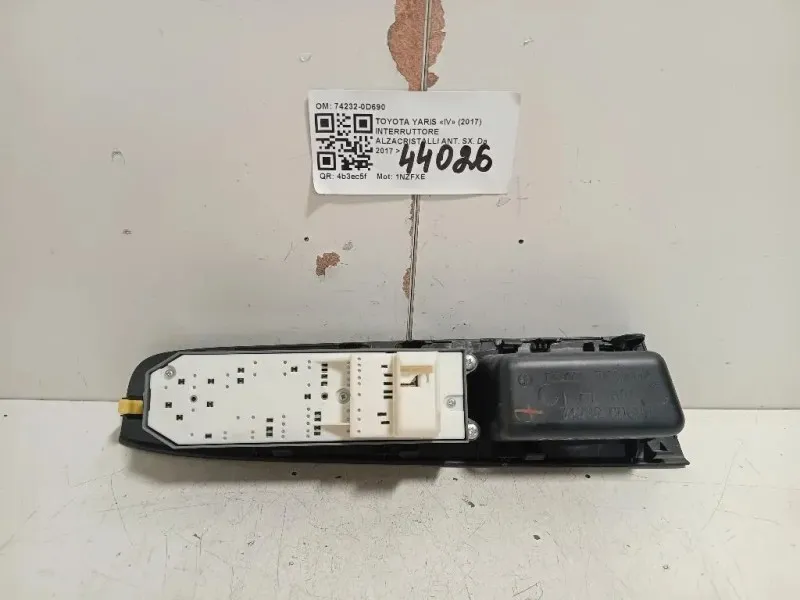 Interruttore Alzacristalli ANT SX 74232-0D690 Toyota Yaris IV 2017