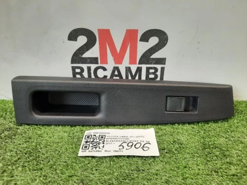 Interruttore Alzacristalli POST DX 848100D030 ALZACRISTALLO Toyota Yaris IV 2017