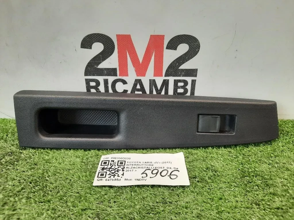 Interruttore Alzacristalli POST DX 848100D030 ALZACRISTALLO Toyota Yaris IV 2017