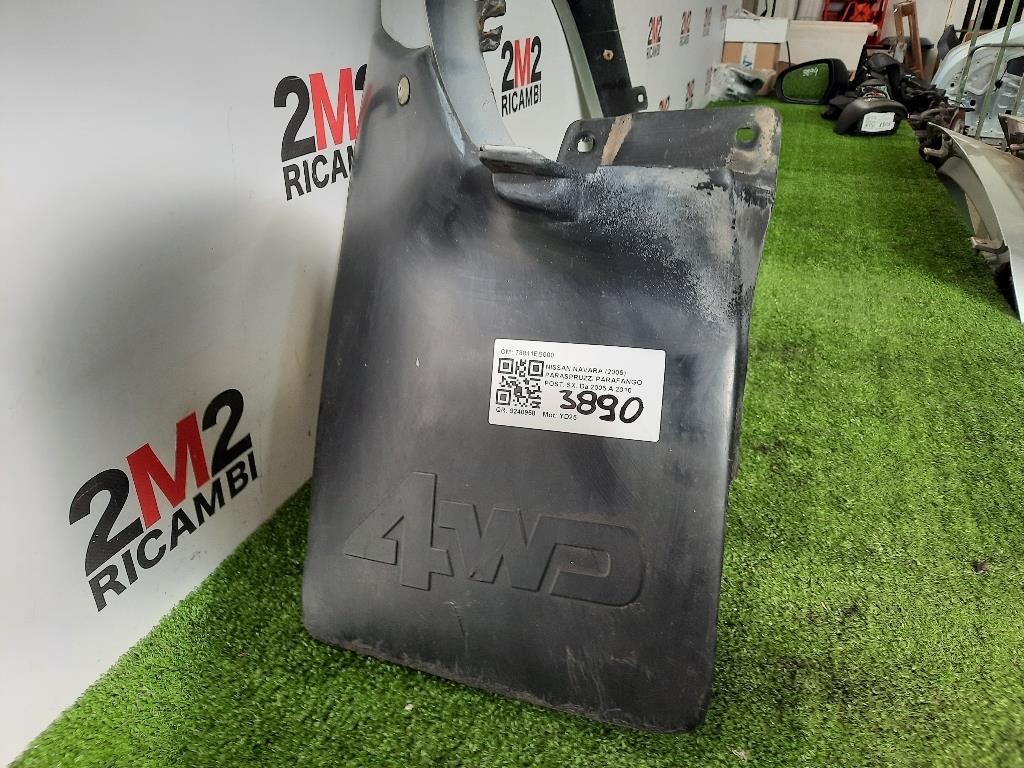 Paraspruzzi Parafango POST SX 78811EB000 Nissan Navara 2005