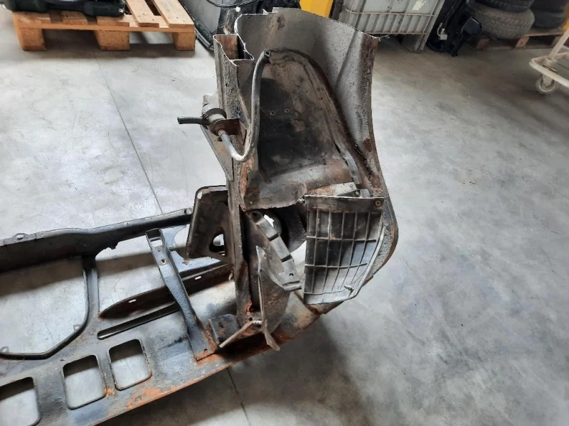 Paratia Cruscotto Lancia 2000