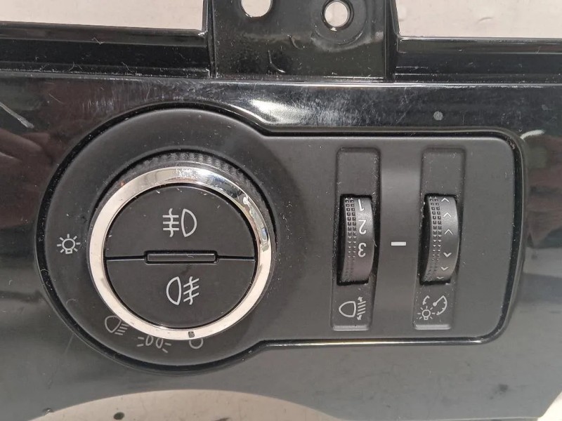 Interruttore Illuminazione 13301758 Chevrolet Orlando 2011