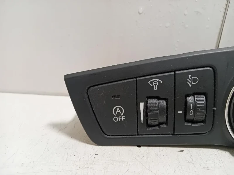 Interruttore Illuminazione 93300-3Z970 Hyundai I40 CW 2012