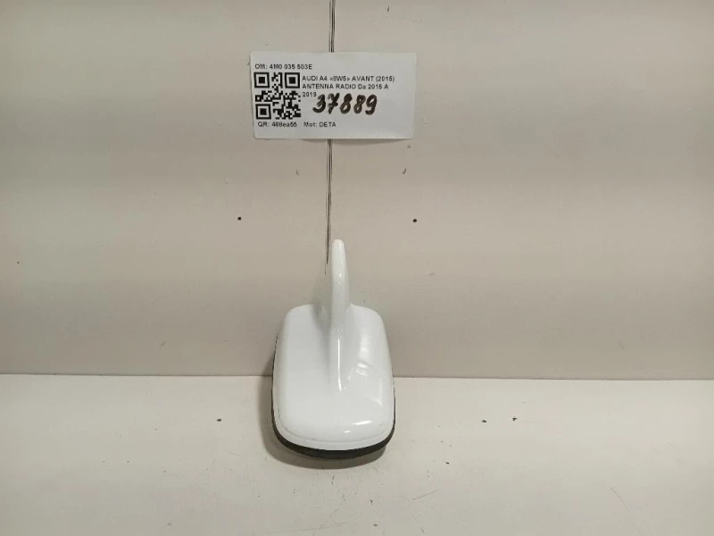 Antenna Radio 4M0035503EY9C Audi A4 8W5 Avant 2015