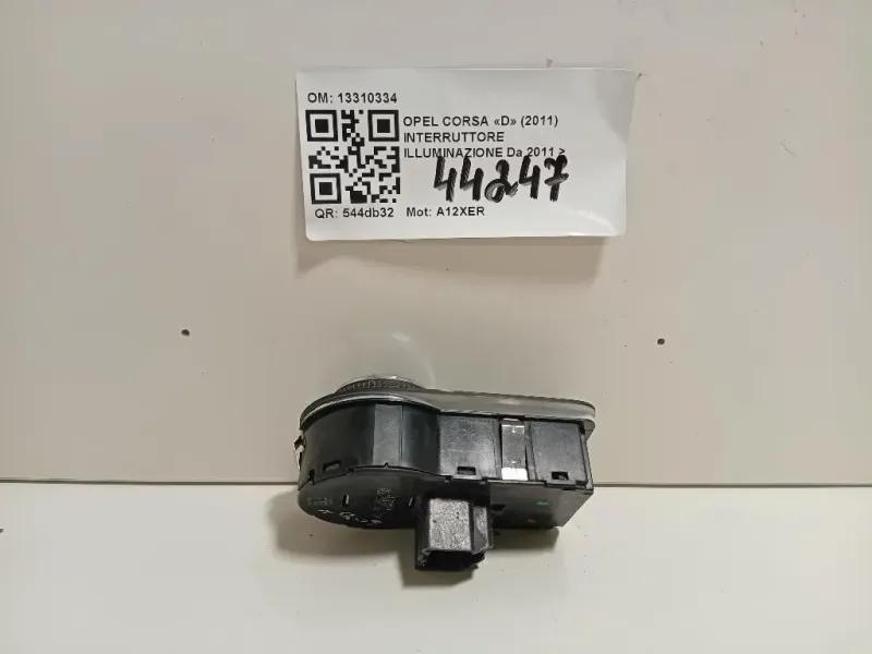 Interruttore Illuminazione 13310334 Opel Corsa D 2011