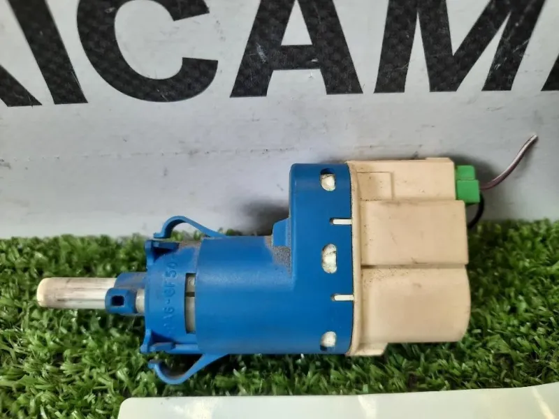 Interruttore LUCE STOP 3M5T-9C872-AC Ford Mondeo IV SW 2007