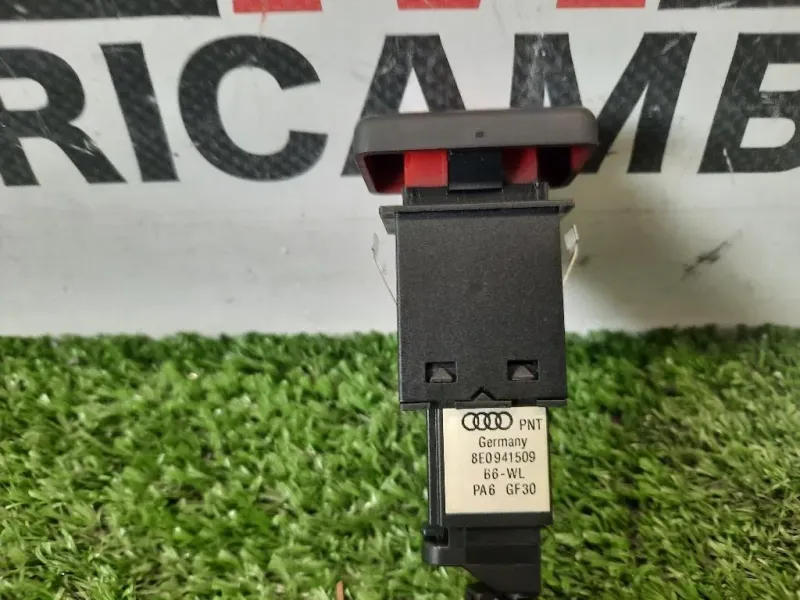 Interruttore LUCI Emergenza 8E0941509 Audi A4 8ED Avant 2005