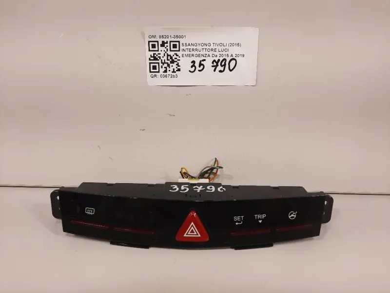 Interruttore LUCI Emergenza 85201-35001 Ssangyong Tivoli 2015