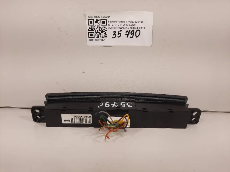 Interruttore LUCI Emergenza 85201-35001 Ssangyong Tivoli 2015