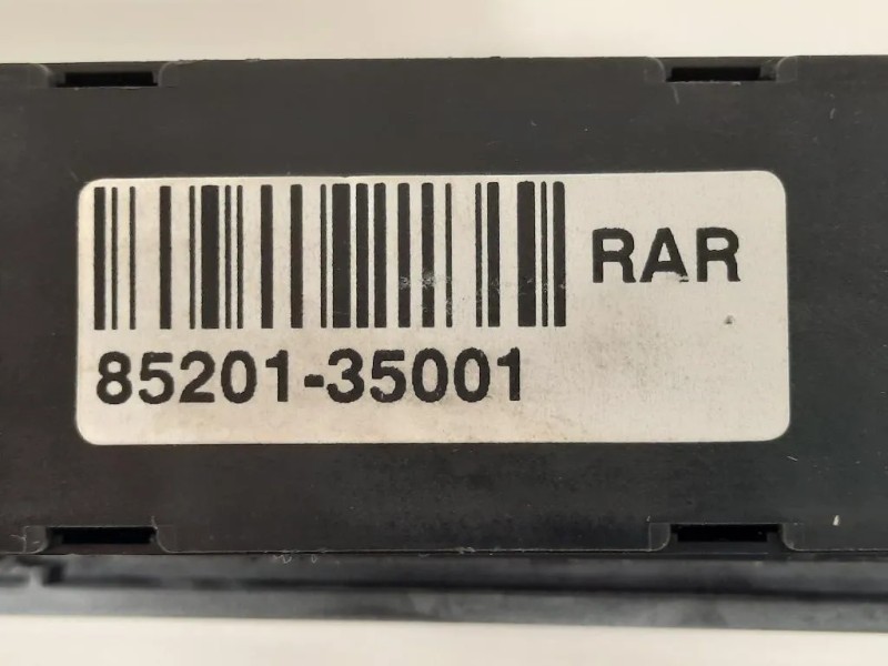 Interruttore LUCI Emergenza 85201-35001 Ssangyong Tivoli 2015