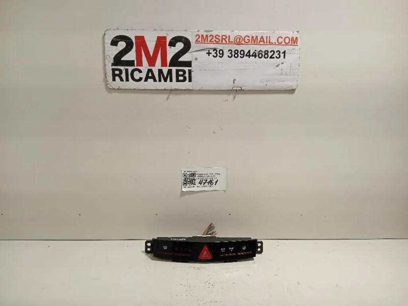 Interruttore LUCI Emergenza 85201-35001 Ssangyong Tivoli 2015