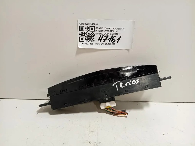 Interruttore LUCI Emergenza 85201-35001 Ssangyong Tivoli 2015