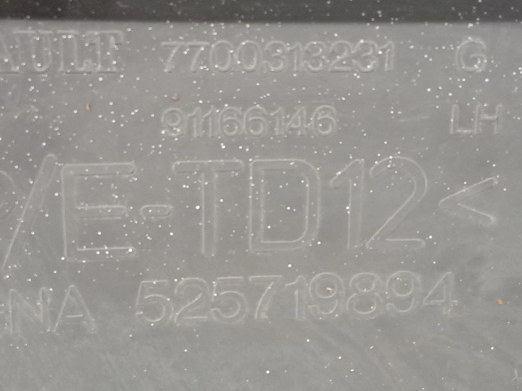 Paraurti Angolare POST SX 7700313231 Opel Vivaro A 2007