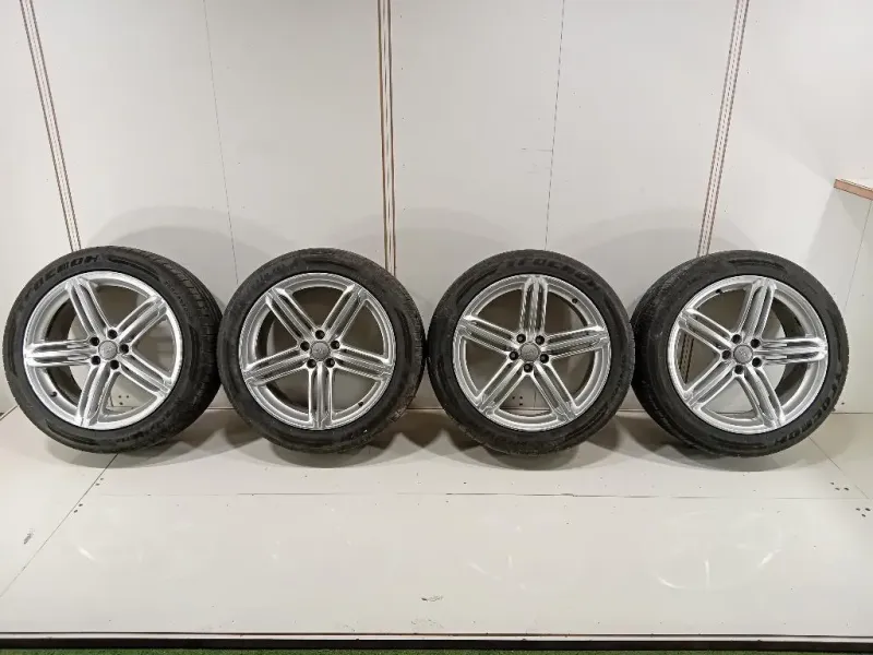 KIT 4 Cerchi 8R0601025AH RAGGIO 20 Audi Q5 8RB 2012