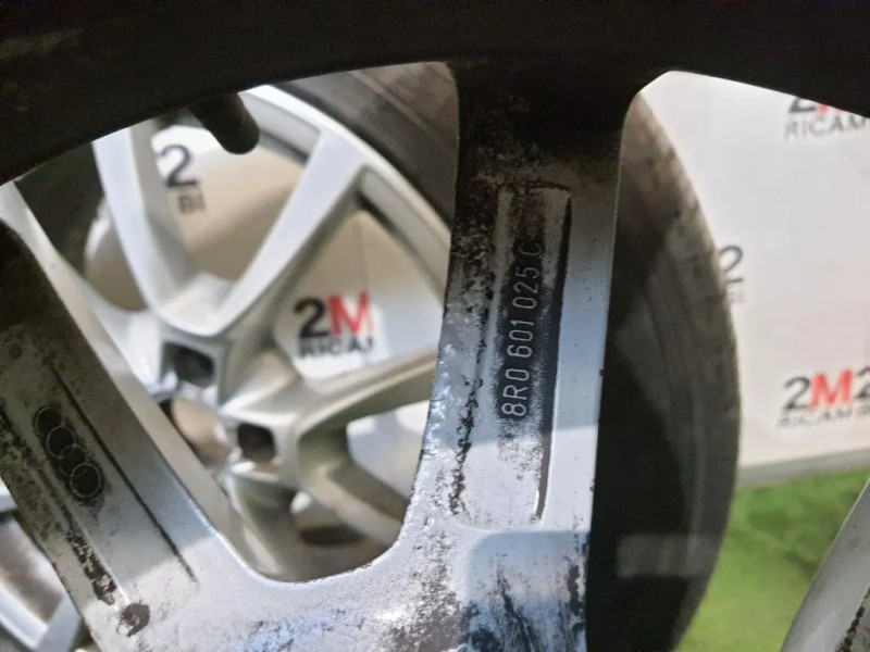 KIT 4 Cerchi 23560 R18 8R0601025C Audi Q5 8RB 2012