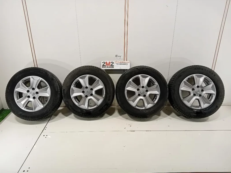 KIT 4 Cerchi 215 65 R16 40300480R Dacia Duster I 2014