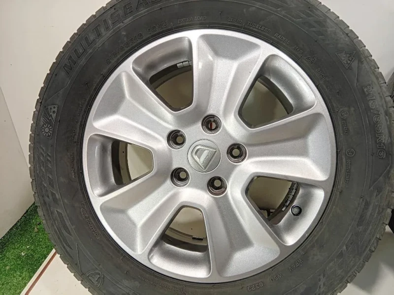 KIT 4 Cerchi 215 65 R16 40300480R Dacia Duster I 2014