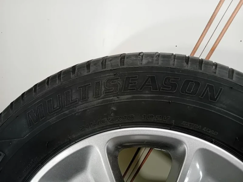 KIT 4 Cerchi 215 65 R16 40300480R Dacia Duster I 2014