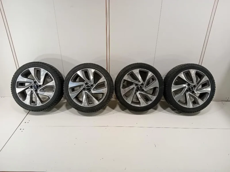KIT 4 Cerchi 52910-IW850 65JX17 20545 R17 Kia RIO III 2012