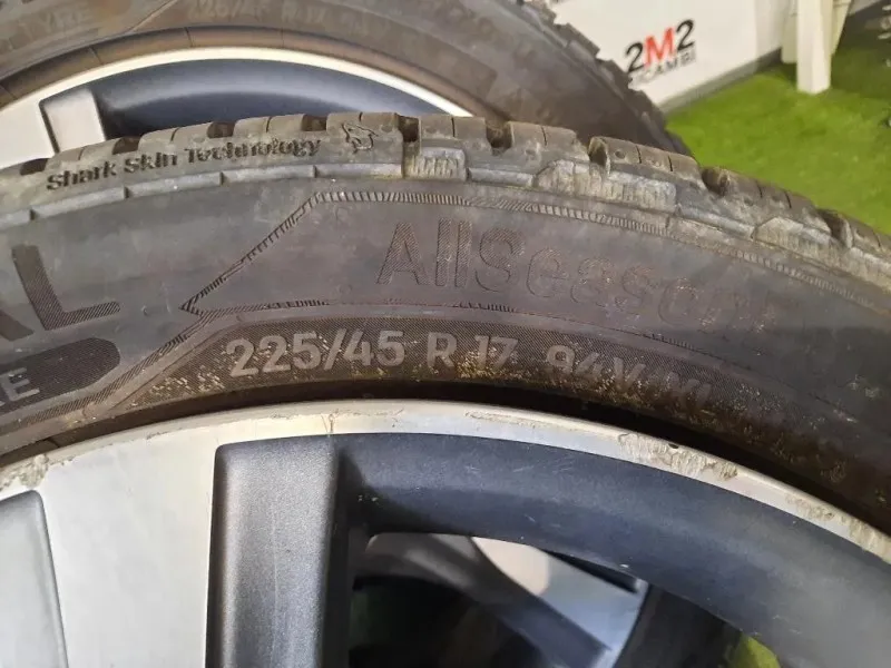 KIT 4 Cerchi 22545 R17 31347131 Volvo V40 II 2012