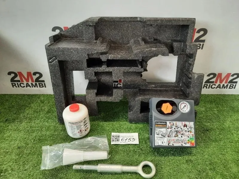 KIT Attrezzi 31317560 Volvo V40 II 2012