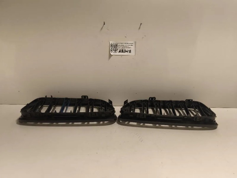 KIT Griglia DI Ventilazione Paraurti ANT KIT GRIGLIA DI VENTILAZIONE PARAURTI ANT Bmw Serie 3 F31 Touring 2012