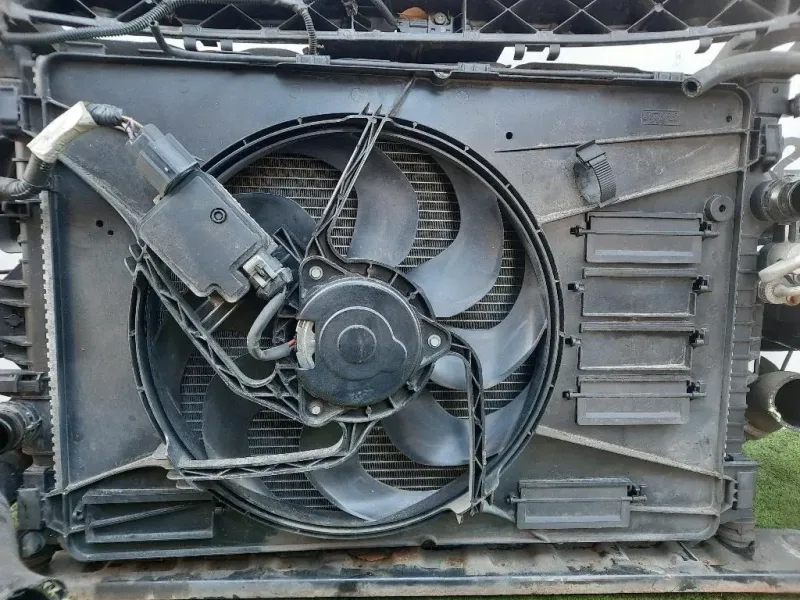 KIT Radiatori RIVESTIMENTO FRONTALE ANT +KIT RADIATORI Ford Mondeo IV 2007