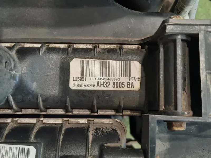 KIT Radiatori AH328T000CJ AH328005BA AH3219C600CA AH329L440AB Land Rover Range Rover Sport II 2009