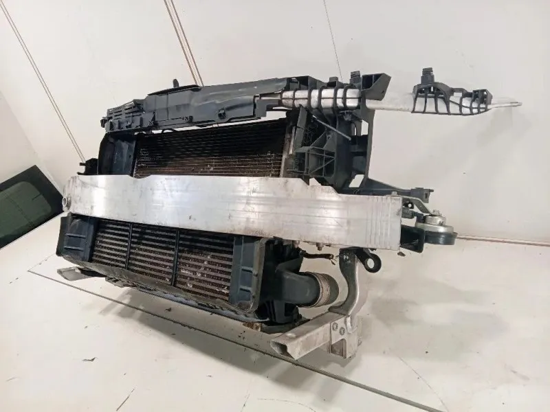 KIT Radiatori A2465000100 FRONTALE A2466200234 A2045001255 Mercedes Classe B W246 2012