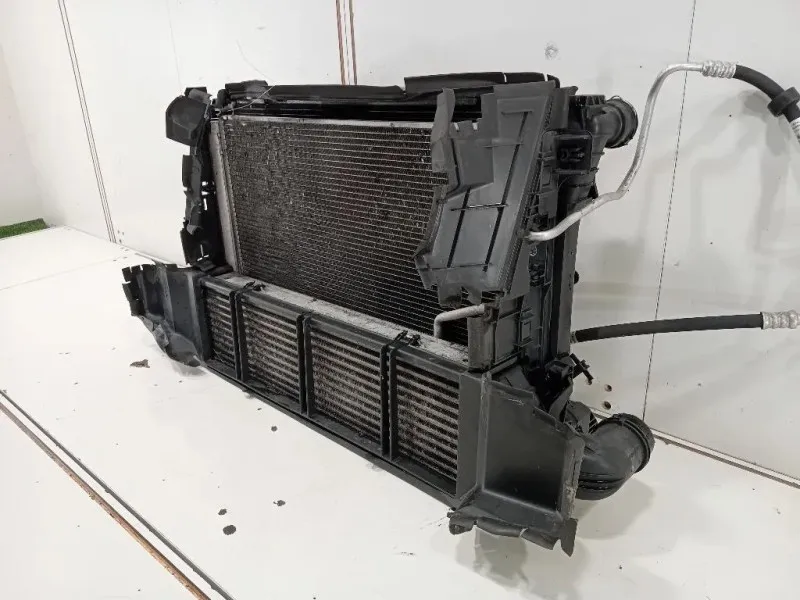 KIT Radiatori 3136613436 Mercedes Classe E W212 2013