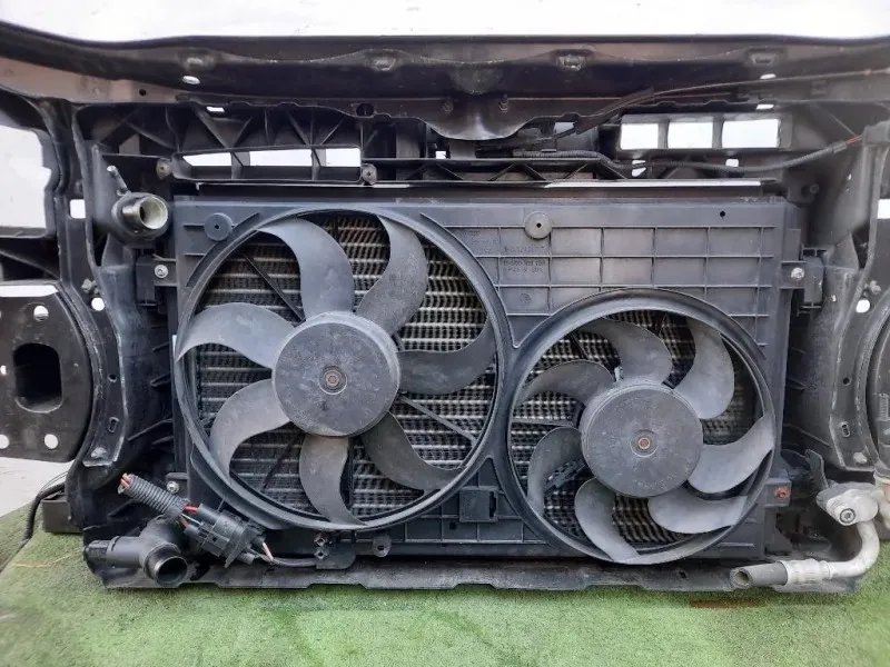 KIT Radiatori 1K0 121 251 F RIVESTIMENTO FRONTALE A Volkswagen GOLF VI 2009