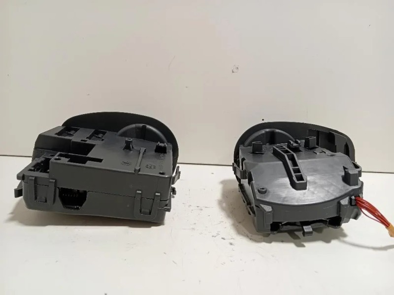 LEVA Devio Comando Radio 8201590631 Renault CLIO III 2006