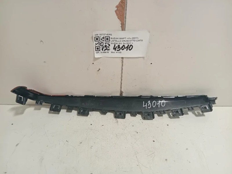 Listello Cruscotto LATO Guida SX 83727-52R2 Suzuki Swift VI 2017