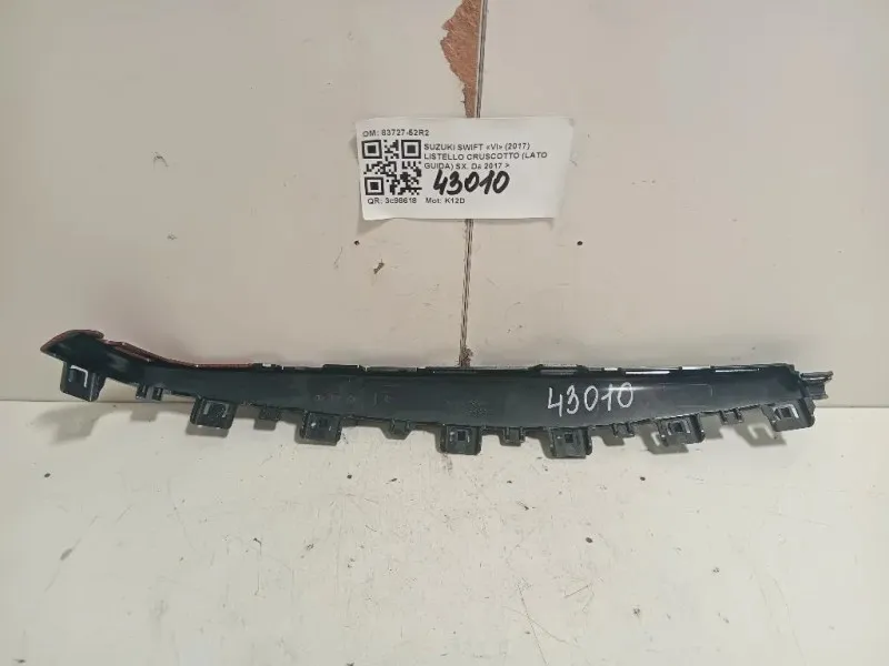 Listello Cruscotto LATO Guida SX 83727-52R2 Suzuki Swift VI 2017