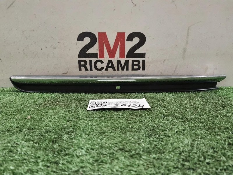 Listello Griglia DI Ventilazione Paraurti INF ANT SX 5G0854661P Volkswagen GOLF VII 2017