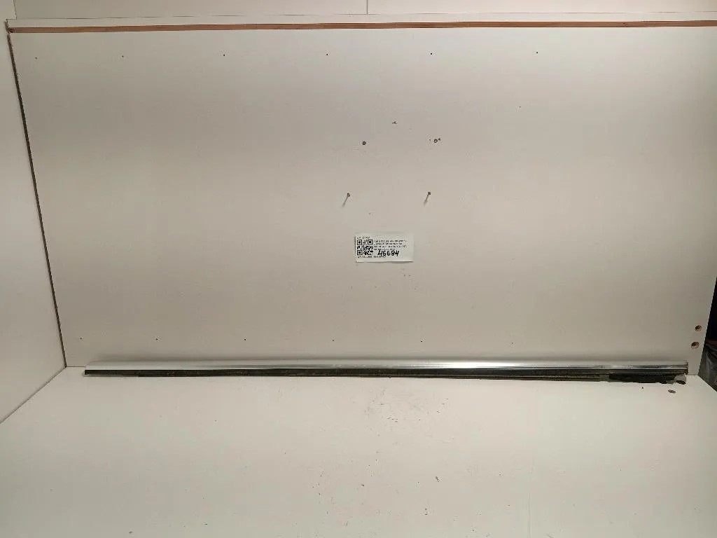 Listello Modanatura Raschiavetro Porta ANT SX D1M2A Ford Focus IV SW 2011