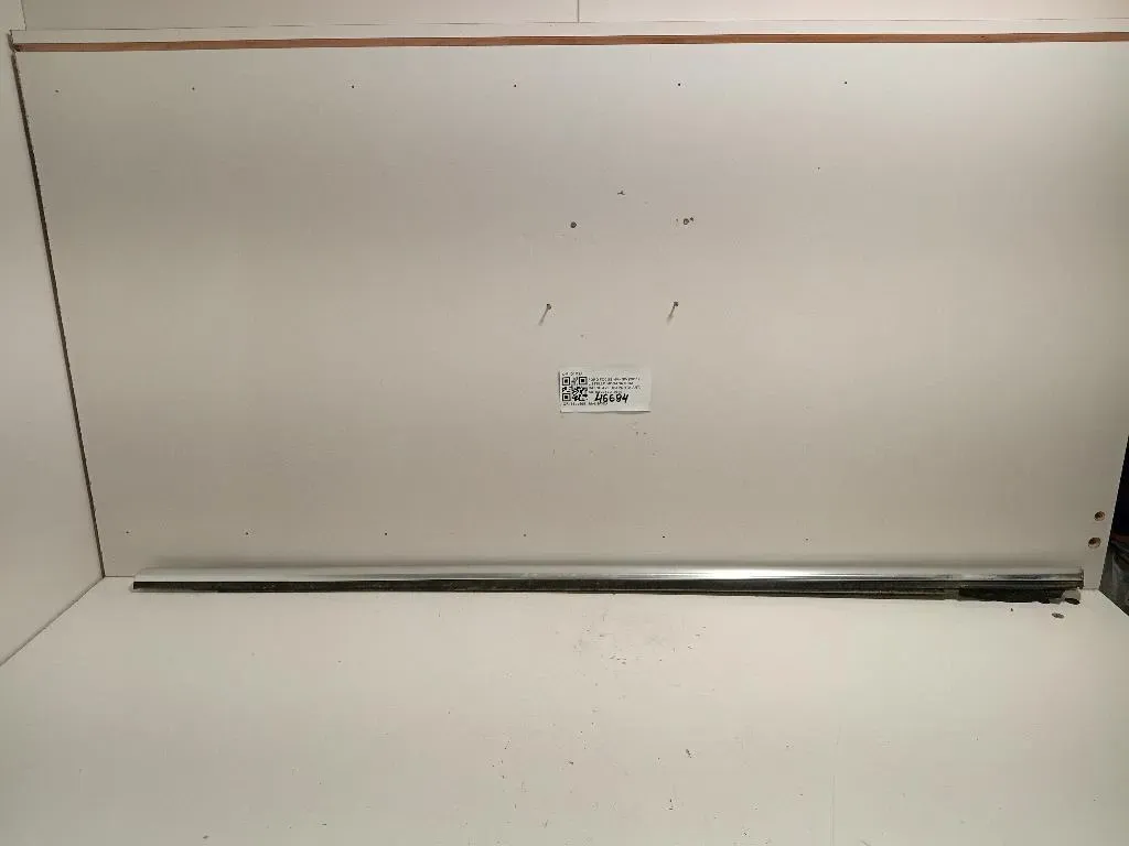 Listello Modanatura Raschiavetro Porta ANT SX D1M2A Ford Focus IV SW 2011