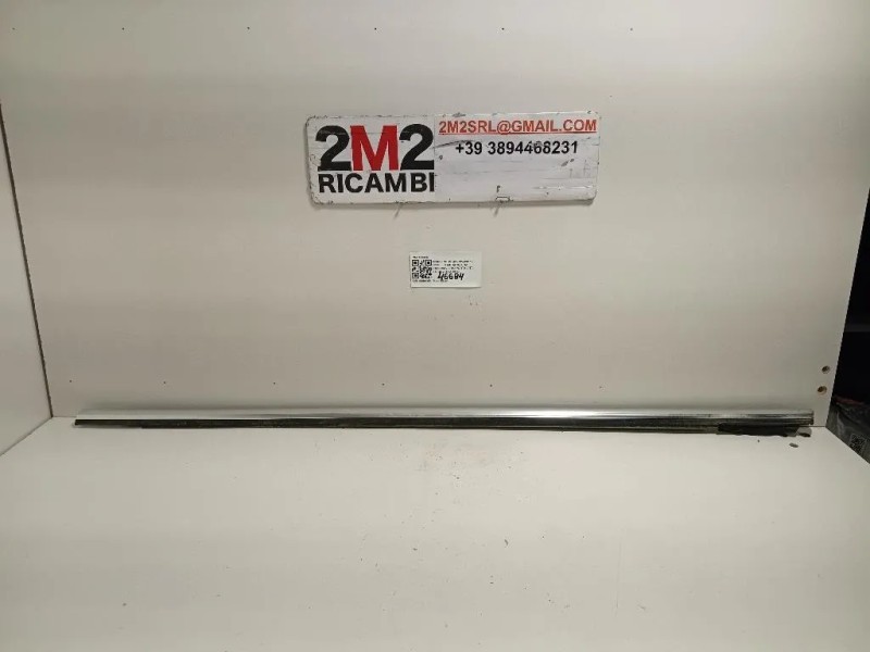 Listello Modanatura Raschiavetro Porta ANT SX D1M2A Ford Focus IV SW 2011