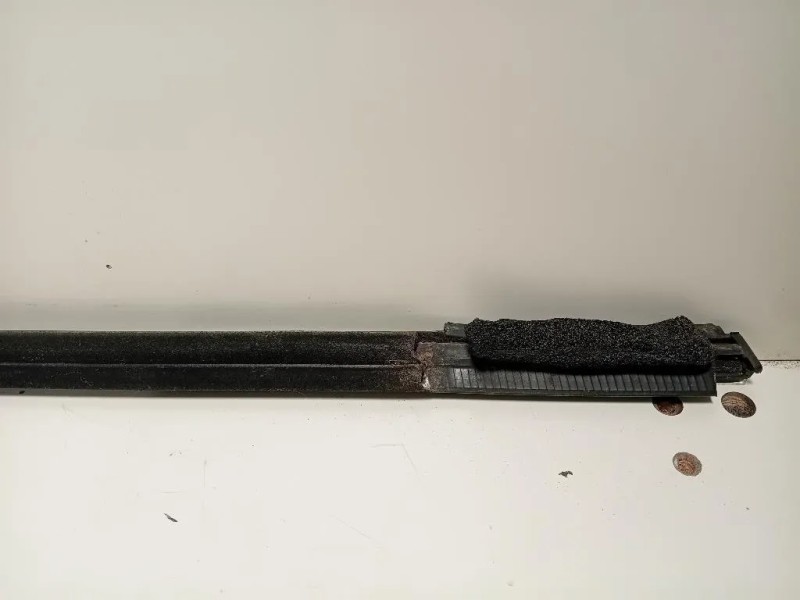 Listello Modanatura Raschiavetro Porta ANT SX D1M2A Ford Focus IV SW 2011