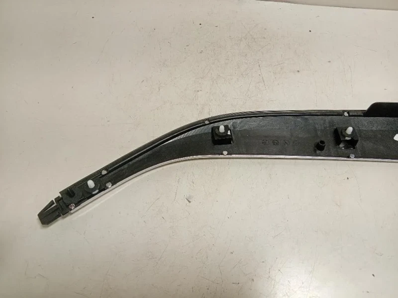 Listello Parafango POST DX 9827008877 Peugeot 5008 II 2017